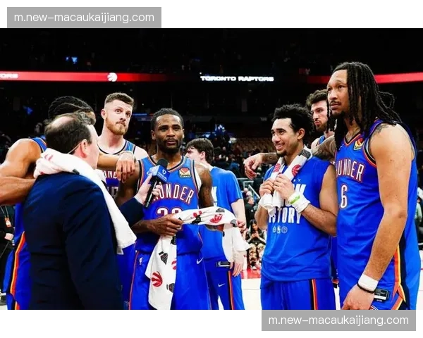 雷霆霍姆格伦空间护筐 现代中锋关键回合防守选择